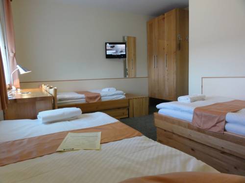 Imagen de la habitación del Hotel Tabor. Foto 11