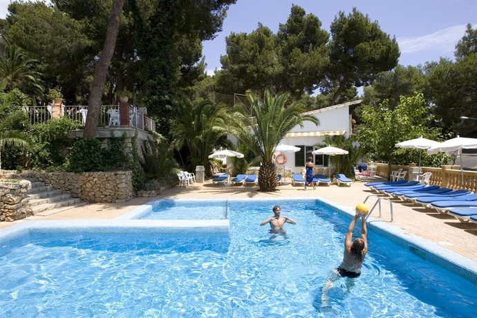 Imagen de la piscina del Hotel Tacande Portals. Foto 12