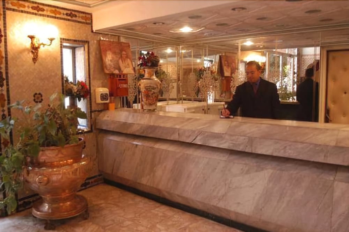 Imagen de los interiores del Hotel Tachfine. Foto 10