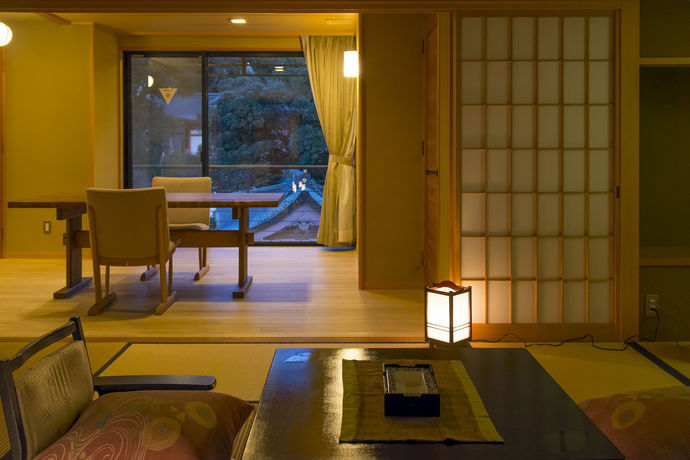 Imagen de la piscina del Hotel Tachibana Shikitei. Foto 16