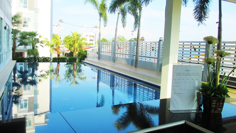 Imagen de la piscina del Hotel Tada Condo Tel. Foto 8