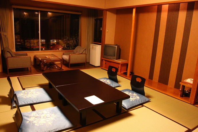 Imagen de la habitación del Hotel Tadaya. Foto 14