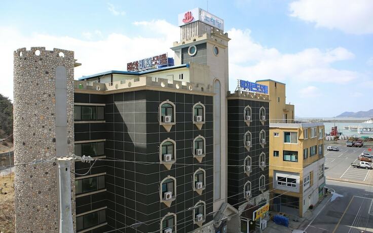 Imagen general del Hotel Taean Shinjindo Beach Condo Motel. Foto 8