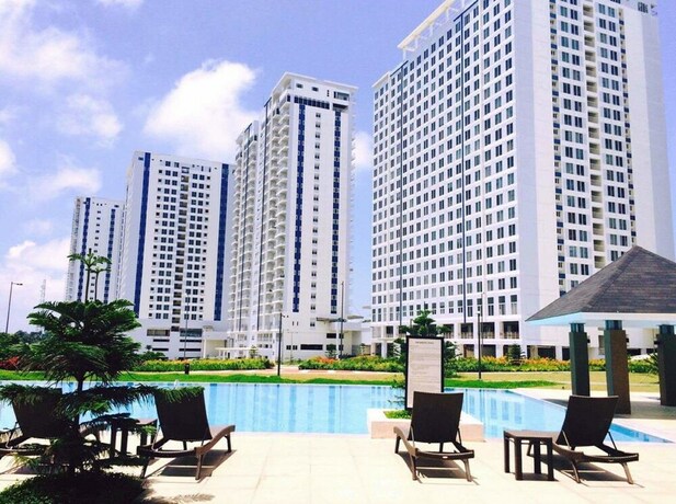 Imagen de la piscina del Hotel Tagaytay Condotel. Foto 33