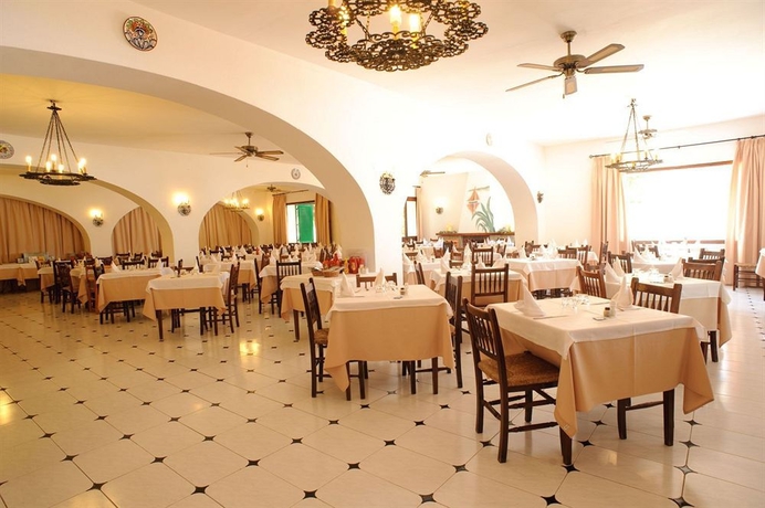 Imagen del bar/restaurante del Hotel Tagomago. Foto 2