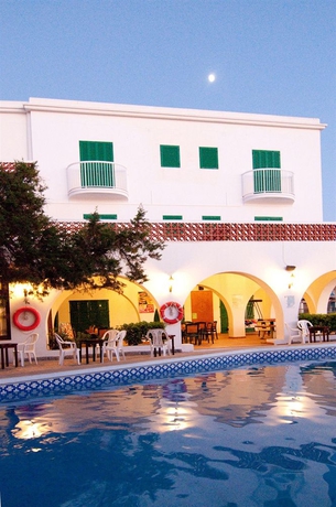 Imagen de la piscina del Hotel Tagomago. Foto 12