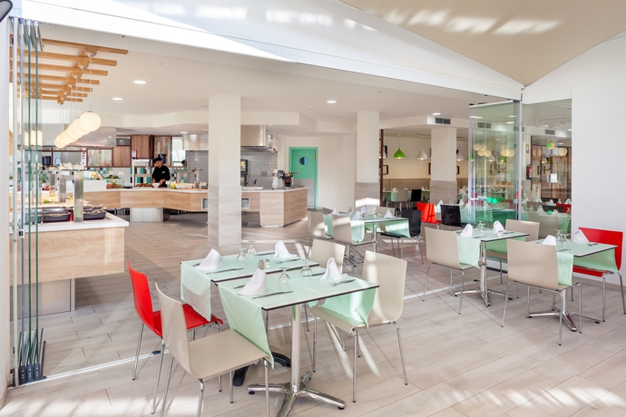 Imagen del bar/restaurante del Hotel Tagoro Family and Fun Costa Adeje. Foto 11