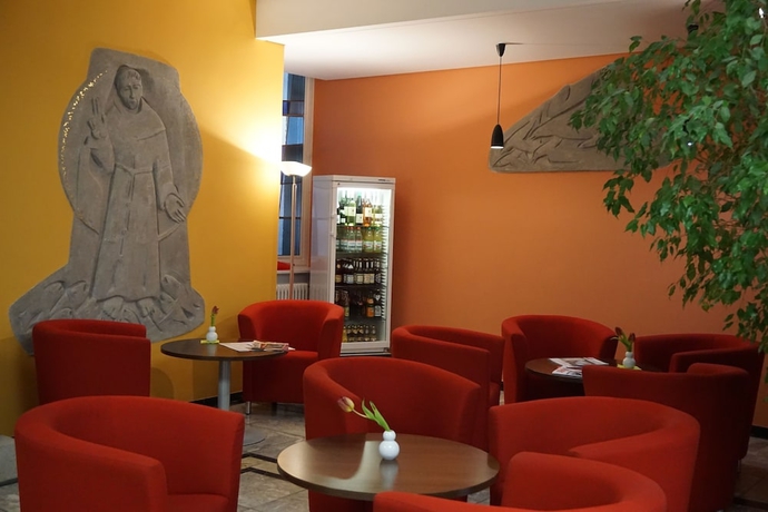 Imagen de los interiores del Hotel Tagungshaus Regina Pacis. Foto 19