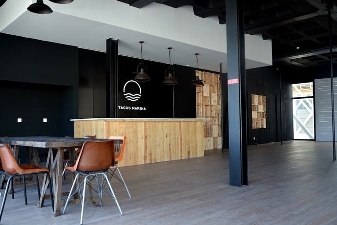 Imagen general del Hotel Tagus Marina - Houseboat. Foto 6