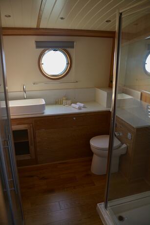 Imagen general del Hotel Tagus Marina - Houseboat. Foto 8