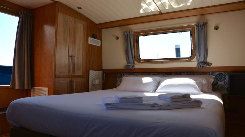 Imagen general del Hotel Tagus Marina - Houseboat. Foto 10