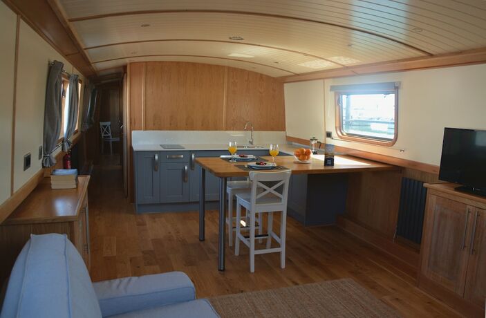 Imagen general del Hotel Tagus Marina - Houseboat. Foto 11