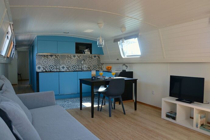 Imagen general del Hotel Tagus Marina - Houseboat. Foto 16