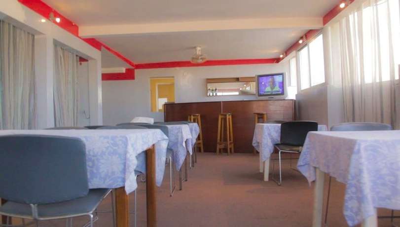 Imagen del bar/restaurante del Hotel Tahiti, Dakar. Foto 3