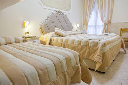 Imagen de la habitación del Hotel Tahiti. Foto 2