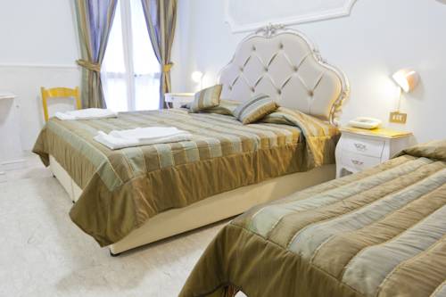 Imagen de la habitación del Hotel Tahiti. Foto 4