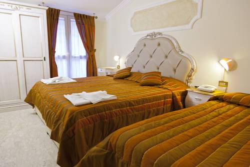 Imagen de la habitación del Hotel Tahiti. Foto 5