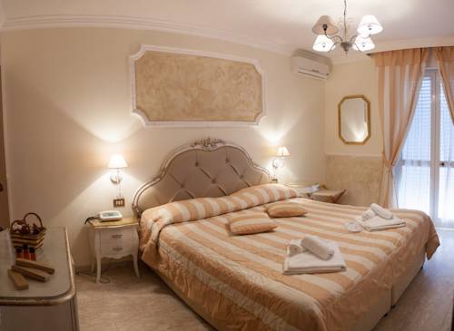 Imagen de la habitación del Hotel Tahiti. Foto 11