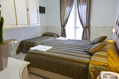 Imagen de la habitación del Hotel Tahiti. Foto 16