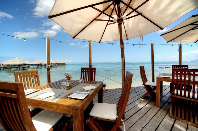 Imagen del bar/restaurante del Hotel Tahiti Ia Ora Beach Resort - Managed By Sofitel. Foto 2