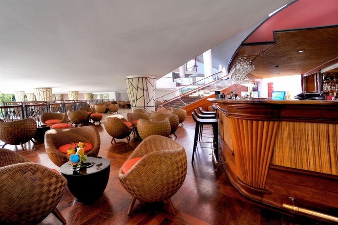 Imagen del bar/restaurante del Hotel Tahiti Ia Ora Beach Resort - Managed By Sofitel. Foto 3