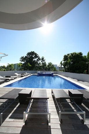Imagen de la piscina del Hotel Tahiti Nui. Foto 18