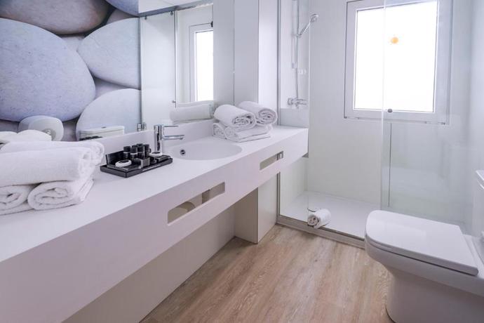 Imagen de la habitación del Hotel Tahiti Playa. Foto 10