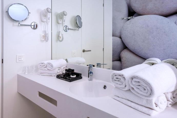 Imagen de la habitación del Hotel Tahiti Playa. Foto 13