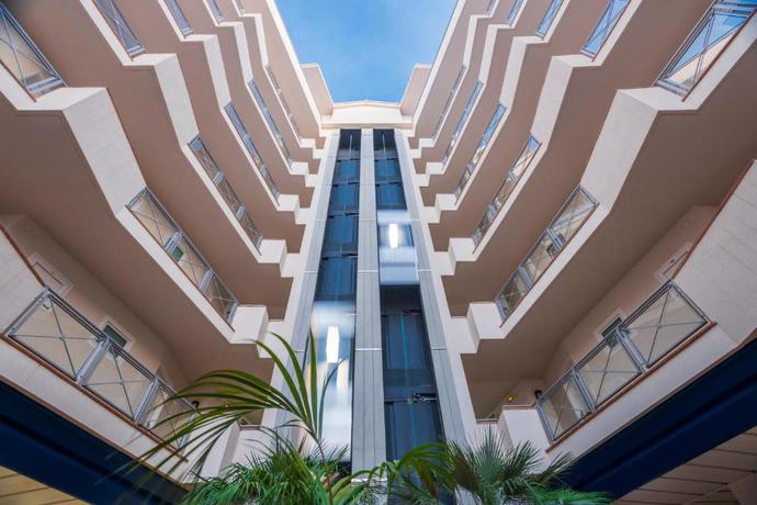 Imagen de los interiores del Hotel Tahiti Playa. Foto 19