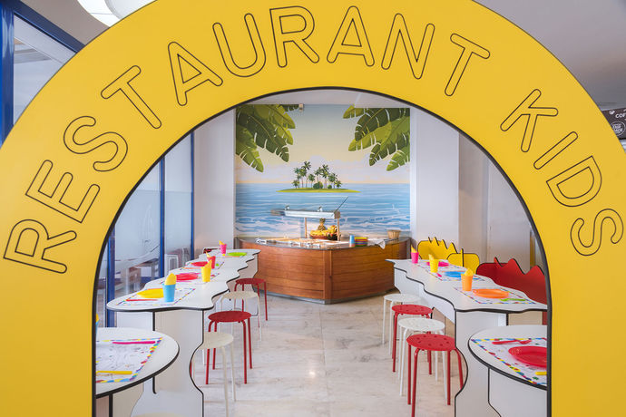 Imagen del bar/restaurante del Hotel Tahití Playa Suites. Foto 4