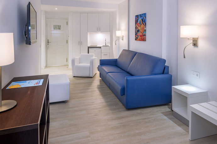 Imagen de la habitación del Hotel Tahití Playa Suites. Foto 8