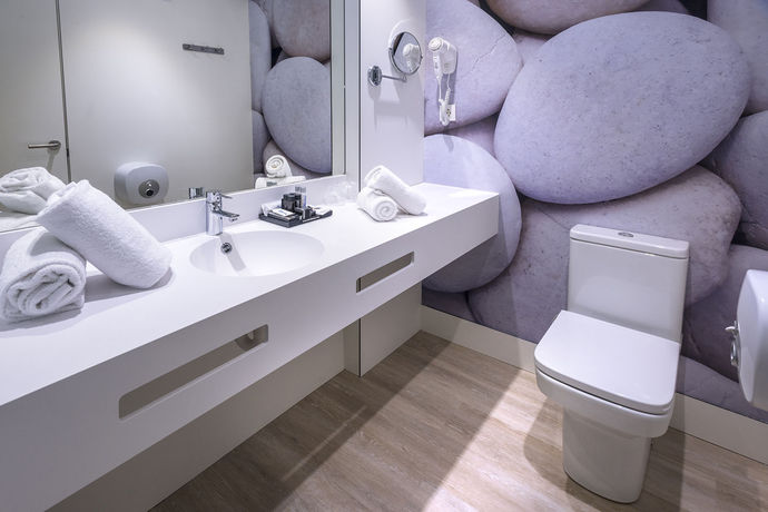 Imagen de la habitación del Hotel Tahití Playa Suites. Foto 10