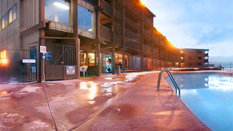 Imagen de la piscina del Hotel Tahoe Lakeshore Lodge and Spa. Foto 6
