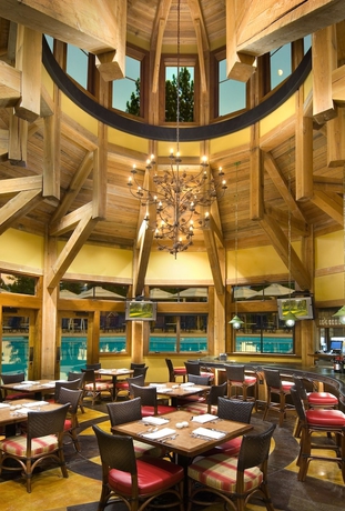 Imagen del bar/restaurante del Hotel Tahoe Mountain Resorts Lodging Old Greenwood. Foto 6