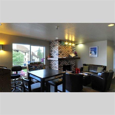 Imagen de los interiores del Hotel Tahoe Summit Village. Foto 10
