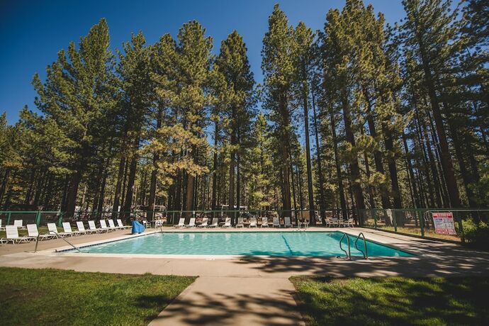 Imagen general del Hotel Tahoe Valley Campground. Foto 10
