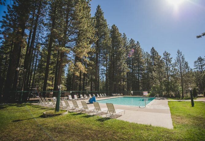Imagen general del Hotel Tahoe Valley Campground. Foto 11