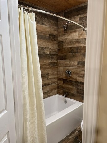 Imagen de la habitación del Hotel Tahquitz Pines Retreat. Foto 16