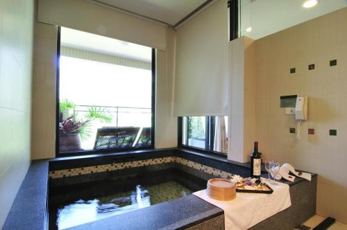 Imagen de la habitación del Hotel Tai Yi Red Maple Resort. Foto 6