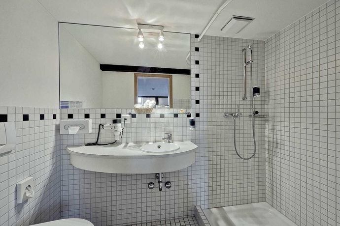 Imagen de la habitación del Hotel Tailormade Hotel R&Uuml;DEN Schaffhausen. Foto 6