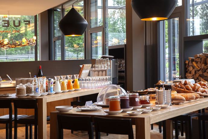 Imagen del bar/restaurante del Hotel Tailormade SIHLPARK Schindellegi. Foto 10