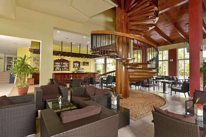 Imagen de los interiores del Hotel Tainos. Foto 8