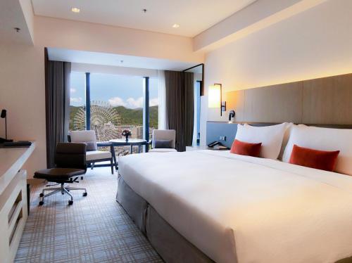 Imagen de la habitación del Hotel Taipei Marriott. Foto 7