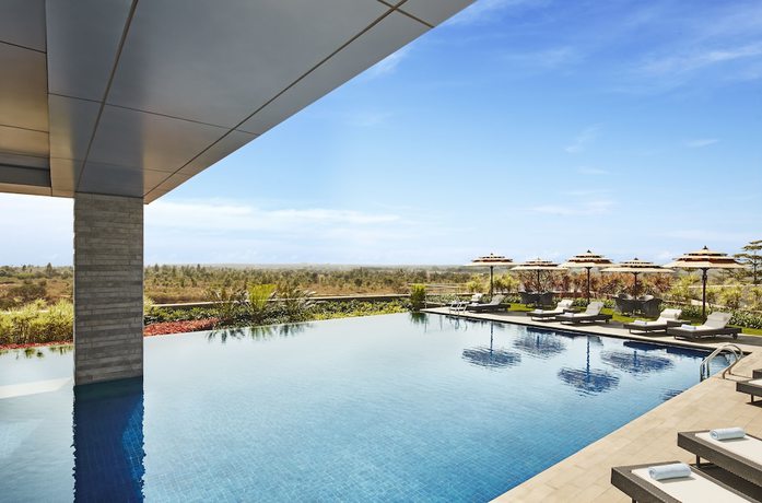 Imagen de la piscina del Hotel Taj Bangalore. Foto 20