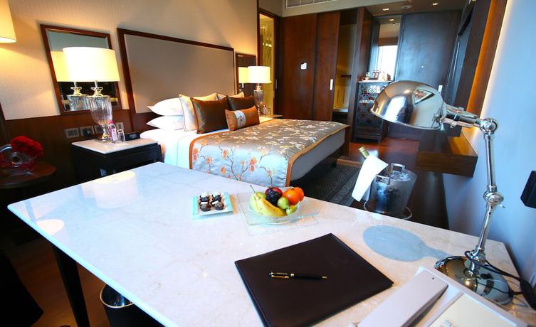 Imagen de la habitación del Hotel Taj Bangalore. Foto 13