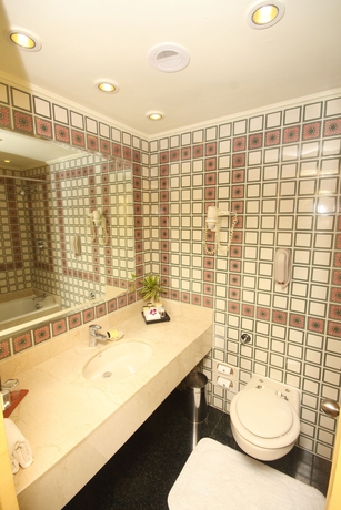 Imagen de la habitación del Hotel Taj Bengal. Foto 5