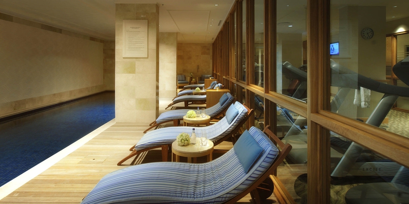 Imagen de la piscina del Hotel Taj Cape Town. Foto 15