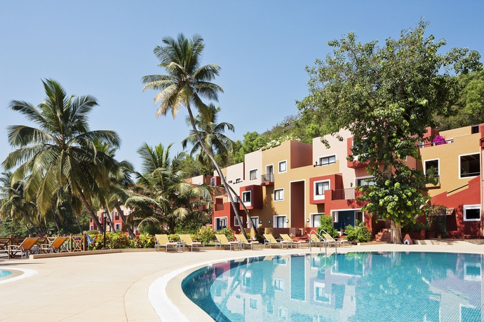 Imagen de la piscina del Hotel Taj Cidade de Goa Heritage. Foto 10
