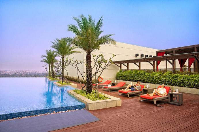 Imagen de la piscina del Hotel Taj City Centre New Town Kolkata. Foto 16