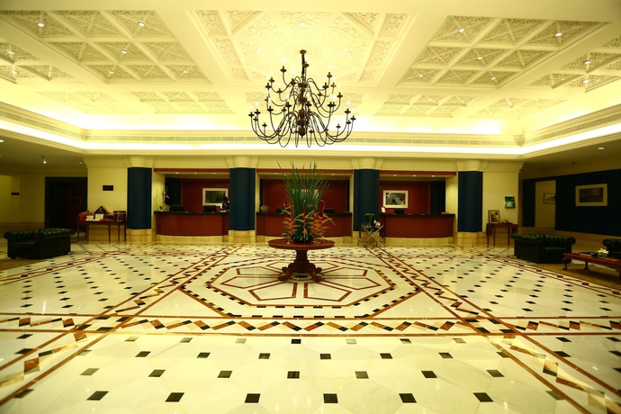 Imagen de los interiores del Hotel Taj Connemara. Foto 12